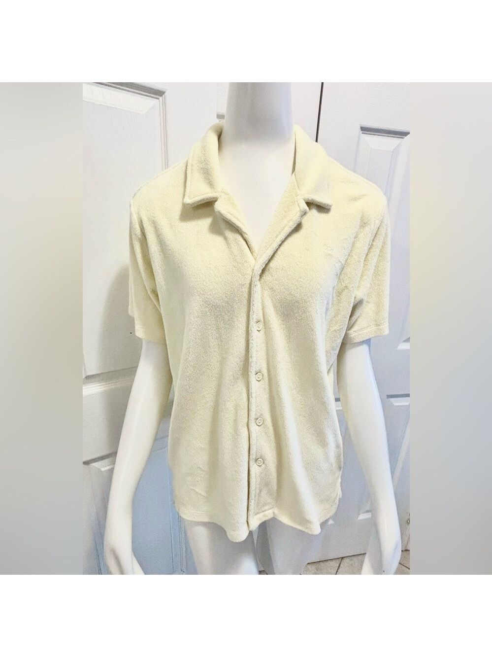 Aritzia TNA Newcastle Terry Hip Length Shirt Pastel Yellow Button Up Size XS